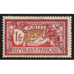 n°121b, variété "centre déplacé", Merson 1fr lie-de-vin, neuf * trace de ch.