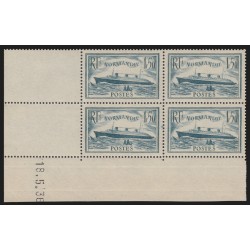 n°300, Paquebot Normandie 1fr50 bleu-clair, bloc coin daté 1936, neuf ** - TB