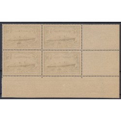 n°300, Paquebot Normandie 1fr50 bleu-clair, bloc coin daté 1936, neuf ** - TB