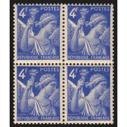 n°656a, variété "4 crochet" tenant à normal, Iris 4fr bleu, neuf ** - SUPERBE