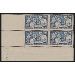 n°498, bloc de quatre coin daté 1941, Secours National, neuf ** sans charnière