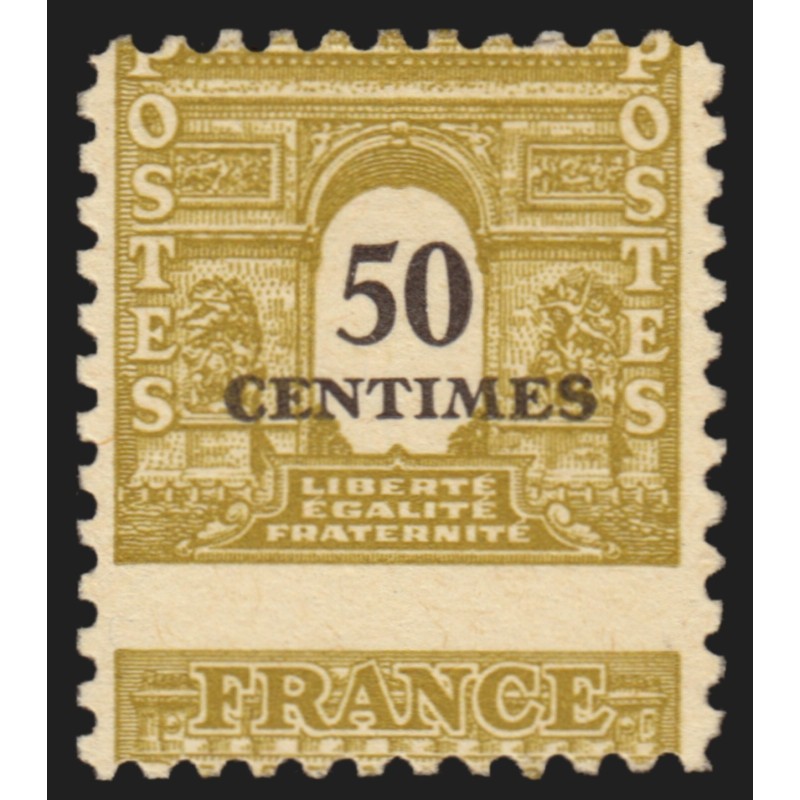 n°704b, variété "piquage à cheval", Arc de Triomphe 50c jaune-olive, neuf **