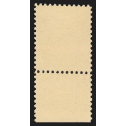n°624, paire, variété "piquage à cheval", Arc de Triomphe 1fr vert, neuf **
