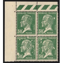 n°174, variété "anneau-lune", Pasteur 30c vert, neuf ** sans charnière SUPERBE