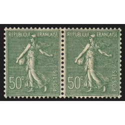 n°198b, variété "c fermé 50°" tenant à normal, neuf * infime trace de ch.
