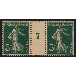 n°137, paire millésime 7 sur papier GC, Semeuse 5c vert-foncé, neuf ** - TB