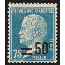 n°219, variété "surcharge décalée", Pasteur 50c sur 75c bleu, neuf ** - TB