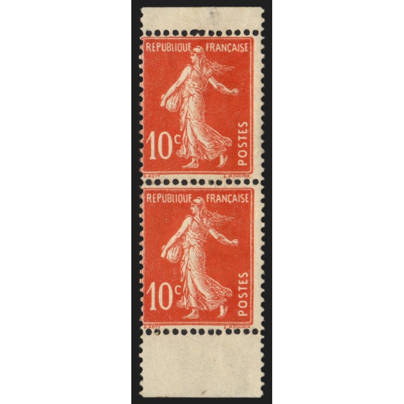 n°138e, paire verticale de carnet, Semeuse 10c rouge, neuf ** sans charnière TB