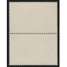 n°1597c, variété "Fleur rouge très dépouillée" tenant à normal, neuf ** SUPERBE